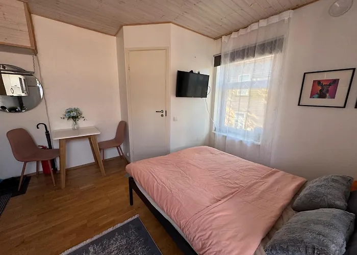 Laura Comfy City Studio Kappeli 8-2 Apartment 29 Near Tallinn Airport Next To The Bus Station